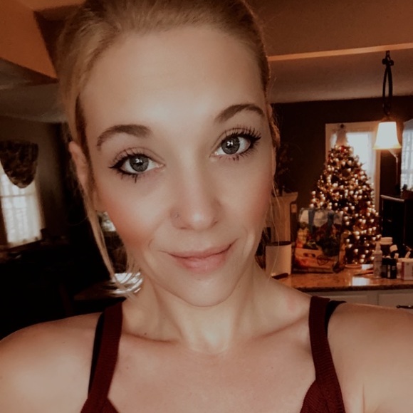 Meet your Posher, Kathryn - Picture 2 of 2